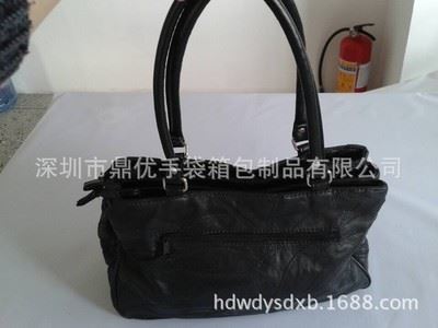 女式手提包 新款供應(yīng)真皮車縫線女包 黑色百搭歐美潮流個(gè)性包包-深圳市鼎優(yōu)手袋箱包制品提供女式手提包 新款供應(yīng)真皮車縫線女包 黑色百搭歐美潮流個(gè)性包包的相關(guān)介紹、產(chǎn)品、服務(wù)、圖片、價(jià)格深圳市鼎優(yōu)手袋箱包制品、拉桿箱包、手袋等等、皮具、紡織品、服裝服飾的購銷